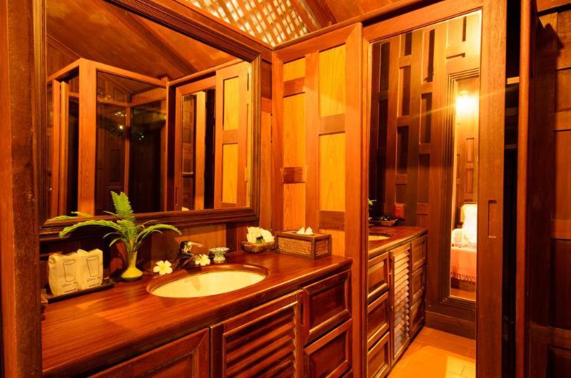 Hotel Petchvarin Resort And Spa