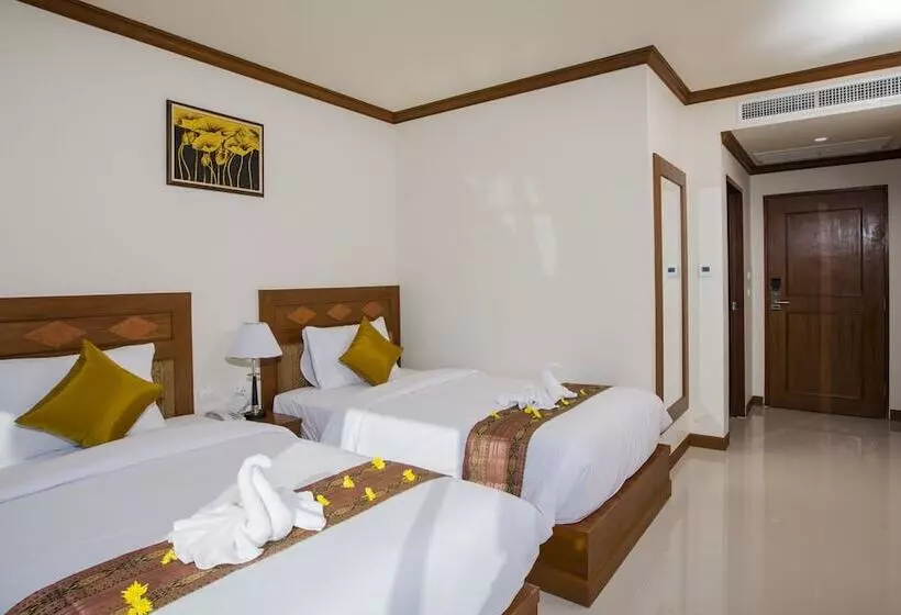 בית מלון כפרי Airport Resort Phuket