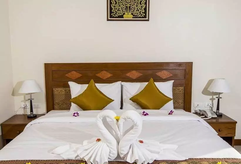 בית מלון כפרי Airport Resort Phuket