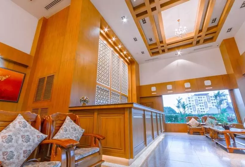 בית מלון כפרי Airport Resort Phuket