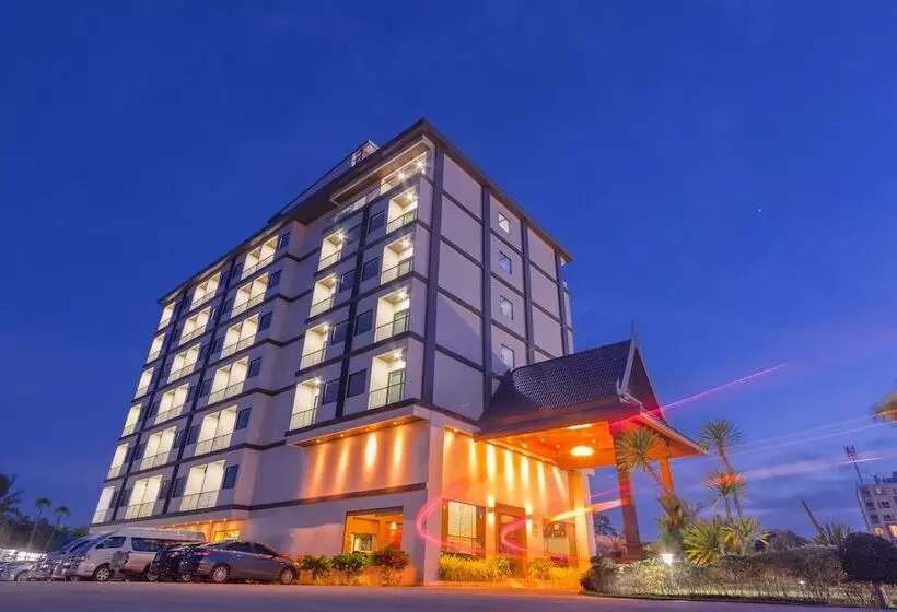 בית מלון כפרי Airport Resort Phuket