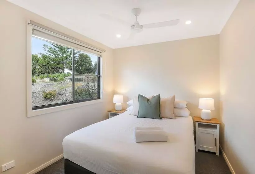 Отель Reflections Forster Beach Holiday Park