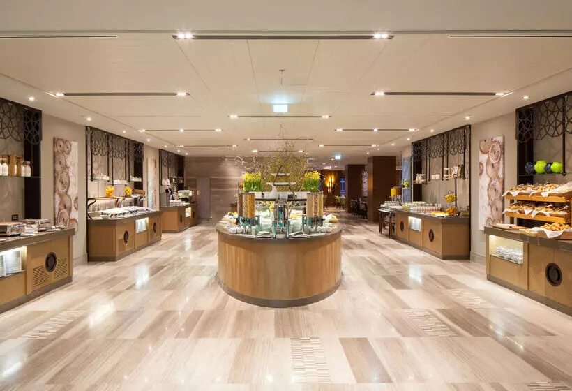 هتل Titanic Chaussee Berlin