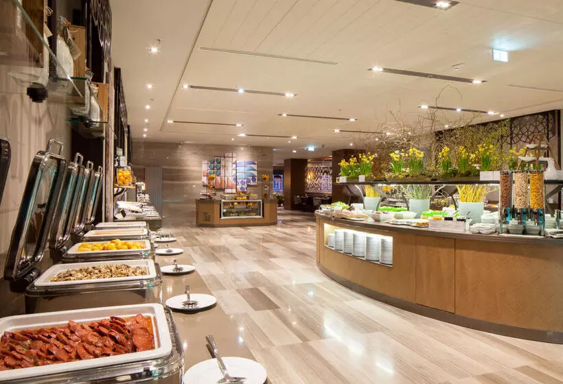 هتل Titanic Chaussee Berlin