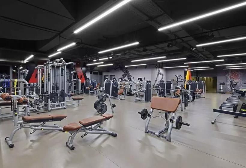 هتل Titanic Chaussee Berlin