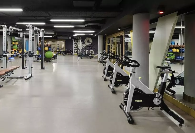 هتل Titanic Chaussee Berlin