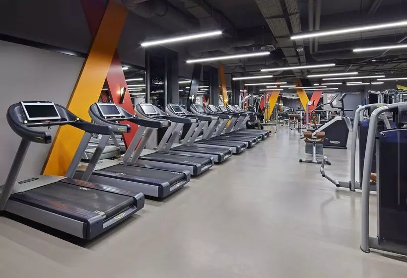 هتل Titanic Chaussee Berlin