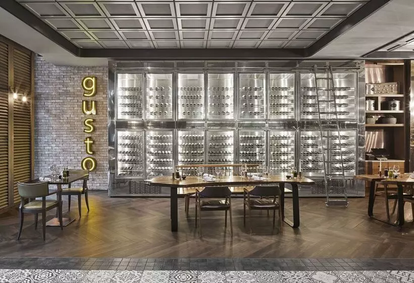 هتل Titanic Chaussee Berlin