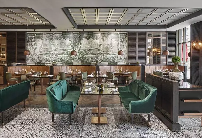 هتل Titanic Chaussee Berlin