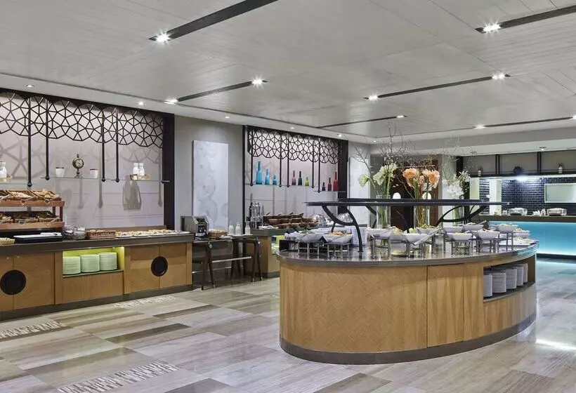 هتل Titanic Chaussee Berlin