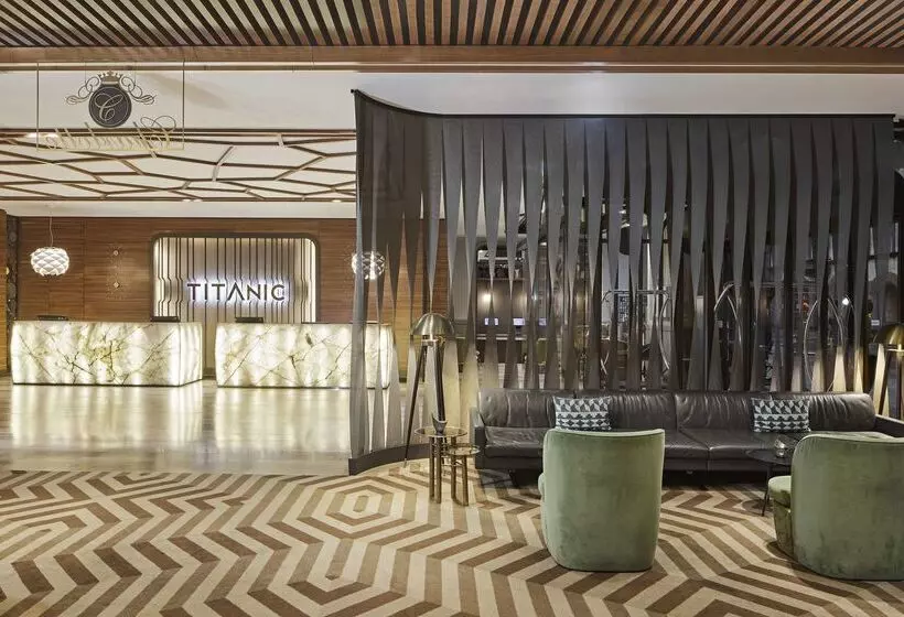 هتل Titanic Chaussee Berlin