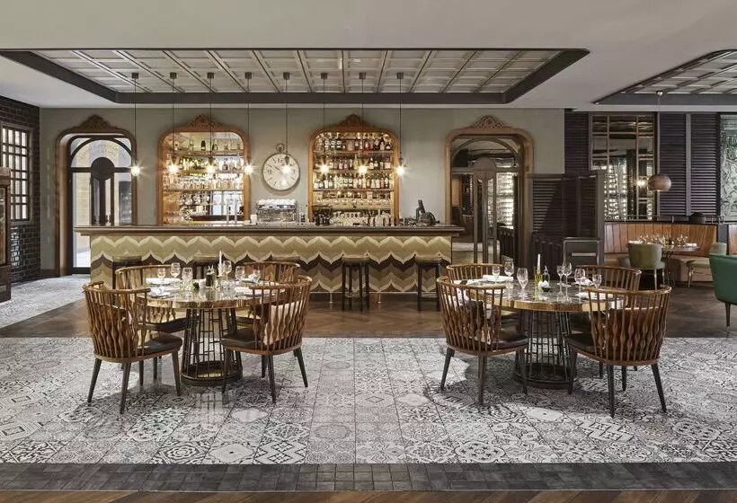 هتل Titanic Chaussee Berlin