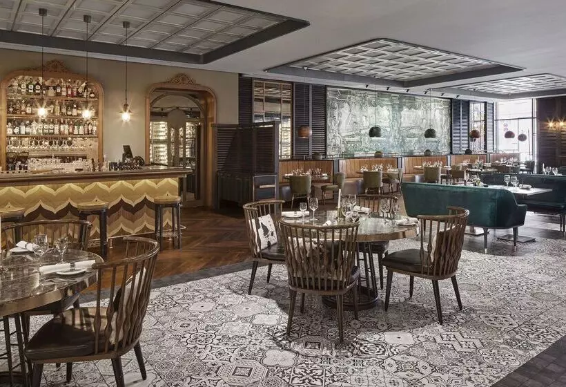 هتل Titanic Chaussee Berlin