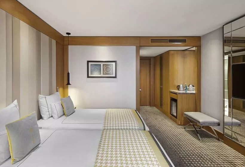 هتل Titanic Chaussee Berlin