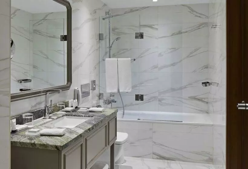 هتل Titanic Chaussee Berlin