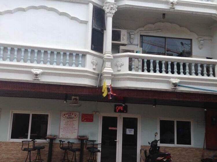 Pensão Nicky's Guesthouse