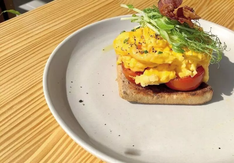 膳宿费 The Reef Hotel & Studios