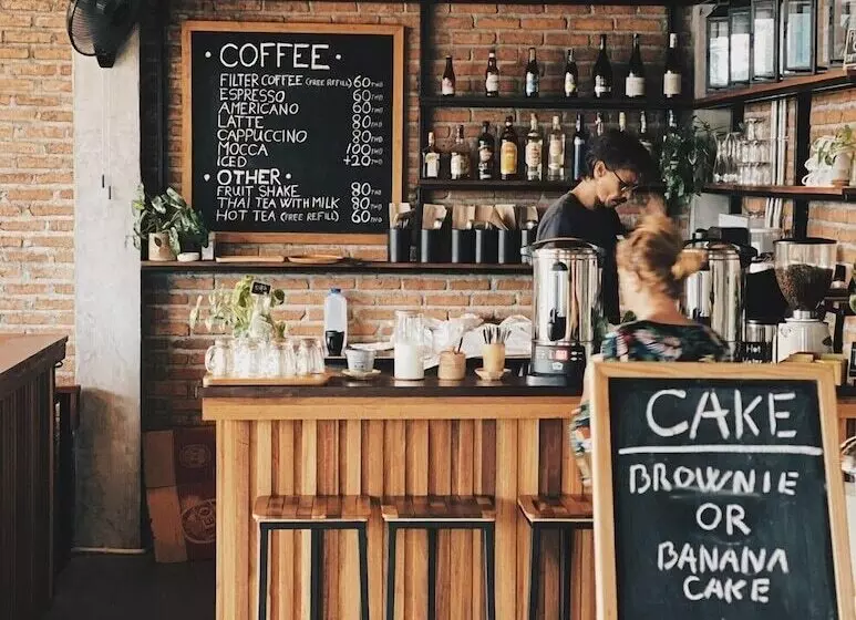 膳宿费 The Reef Hotel & Studios