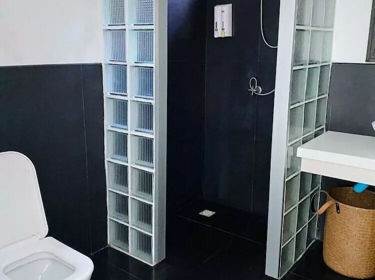 膳宿费 The Reef Hotel & Studios