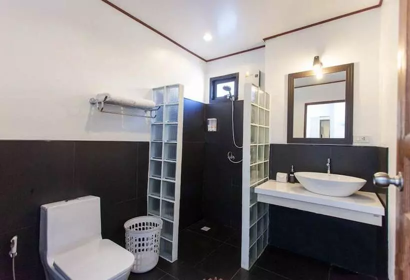 膳宿费 The Reef Hotel & Studios