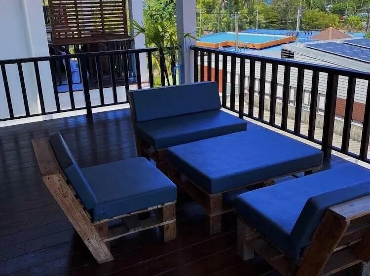 膳宿费 The Reef Hotel & Studios