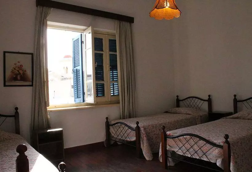 پانسیون Trianon