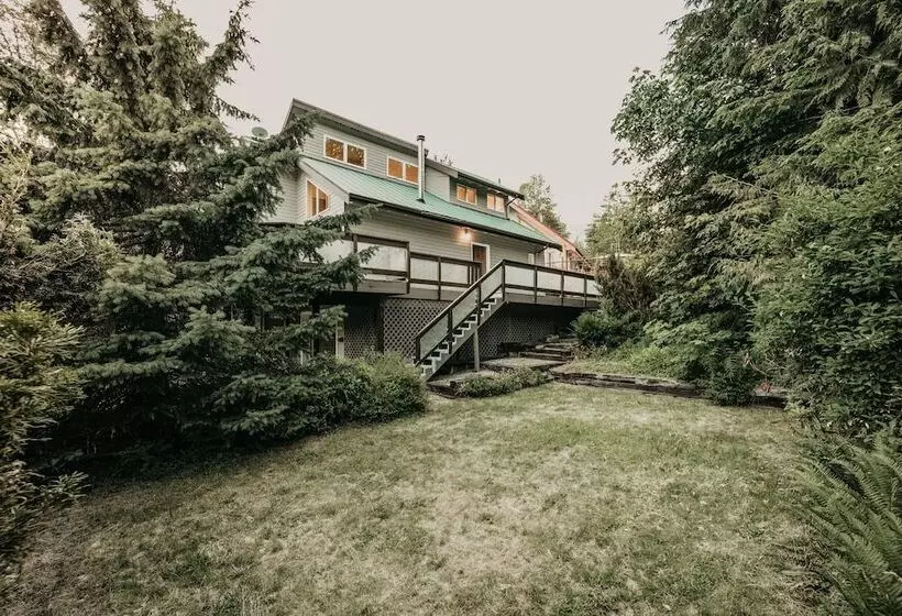 80mbr   Hot Tub   Wifi   Bbq   Wood Stove   Sleeps 9!