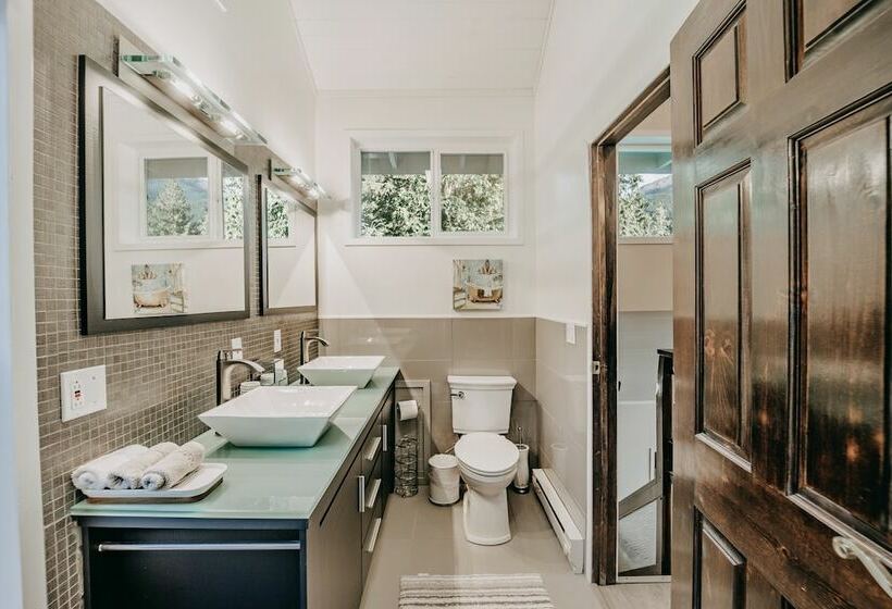 80mbr   Hot Tub   Wifi   Bbq   Wood Stove   Sleeps 9!