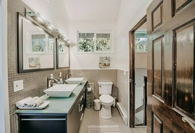 80mbr   Hot Tub   Wifi   Bbq   Wood Stove   Sleeps 9!