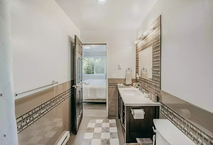 80mbr   Hot Tub   Wifi   Bbq   Wood Stove   Sleeps 9!