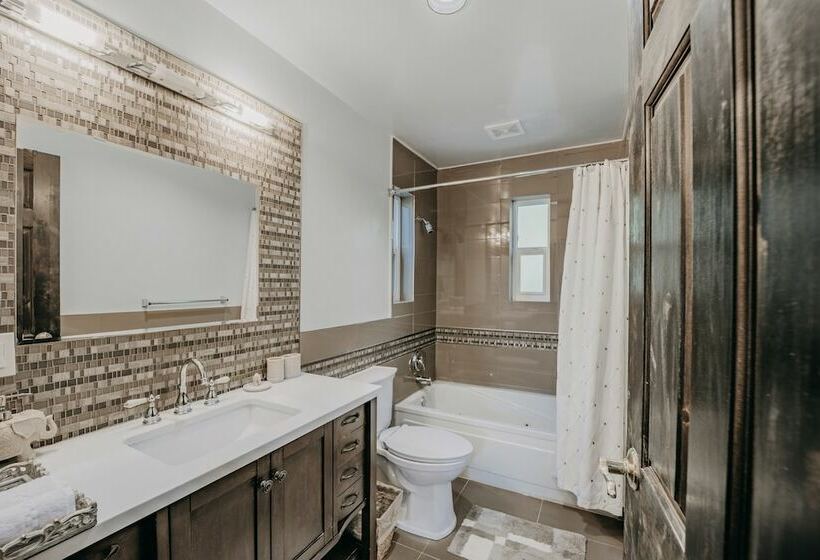 80mbr   Hot Tub   Wifi   Bbq   Wood Stove   Sleeps 9!