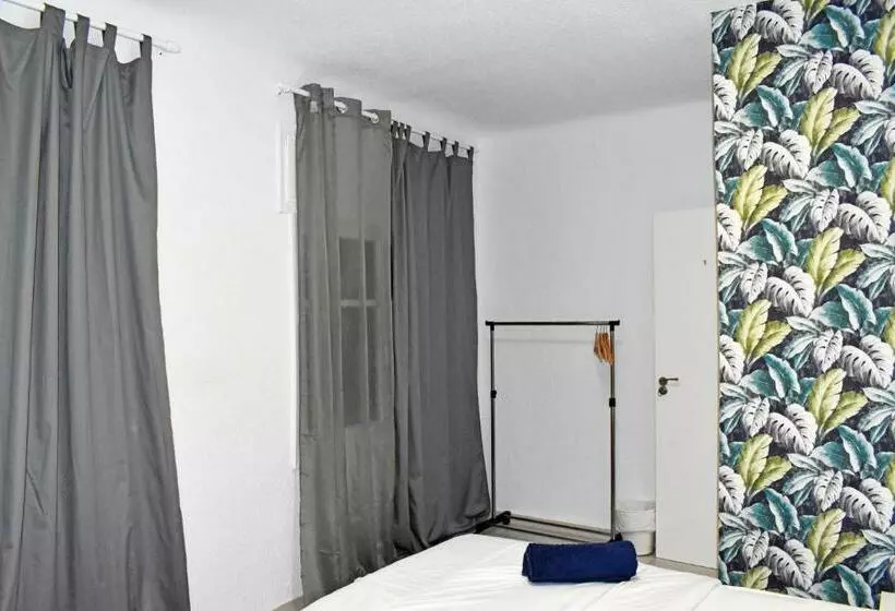 هاستل La Marina