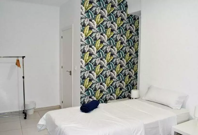 هاستل La Marina