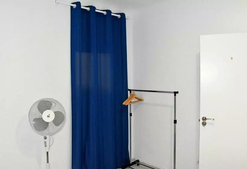 هاستل La Marina