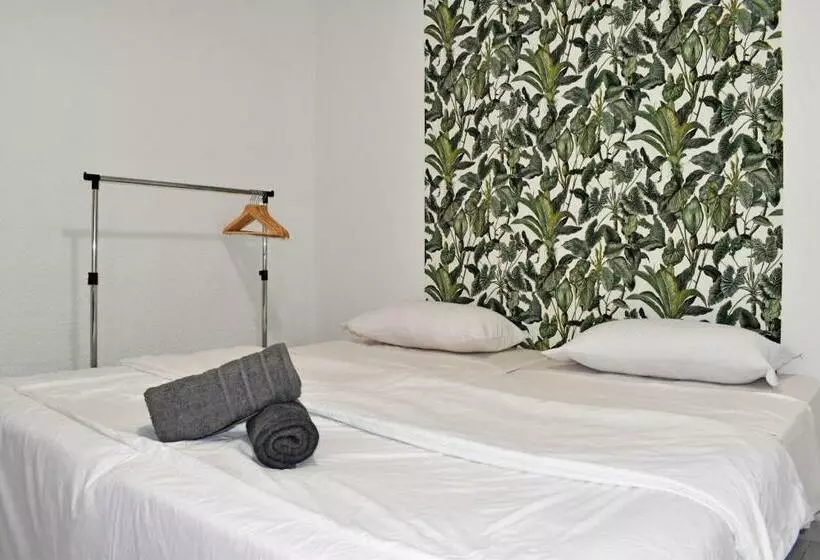 هاستل La Marina