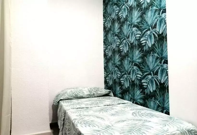 هاستل La Marina