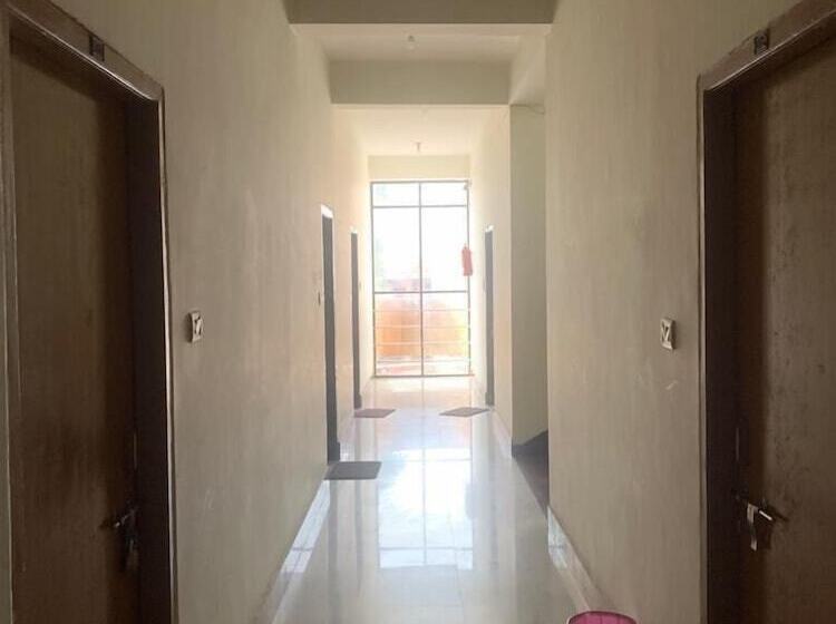 호텔 Narendra Guest House