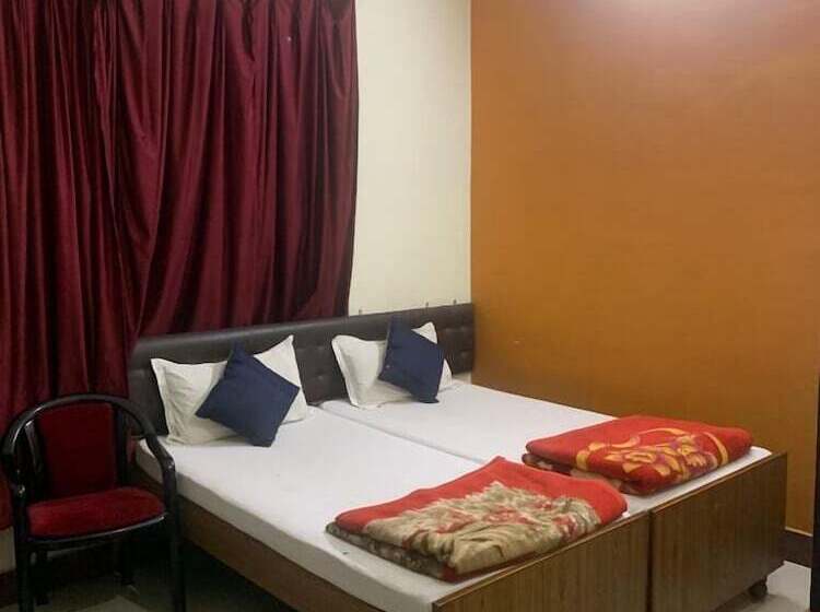 호텔 Narendra Guest House