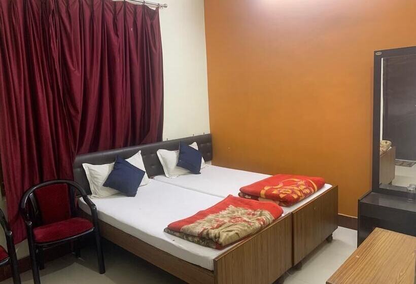 호텔 Narendra Guest House