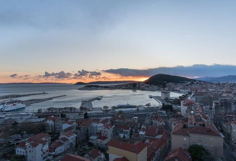 هتل Seascape Luxury Rooms