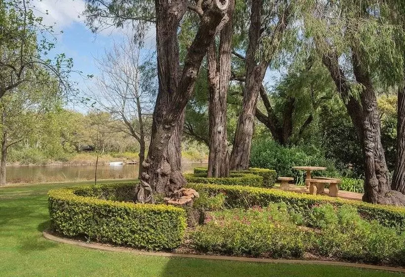 Bayshore Beachside Resort