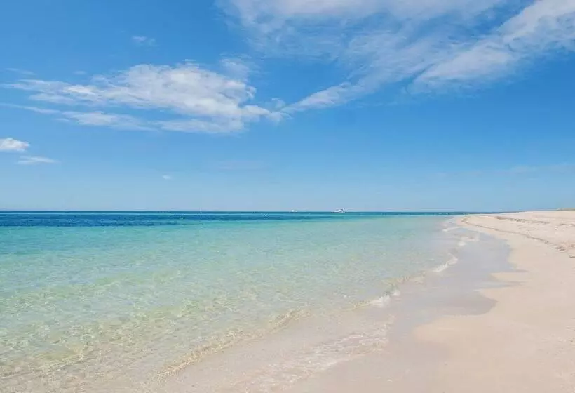 Bayshore Beachside Resort