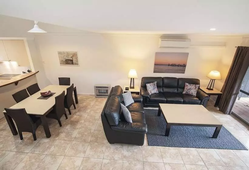 Bayshore Beachside Resort