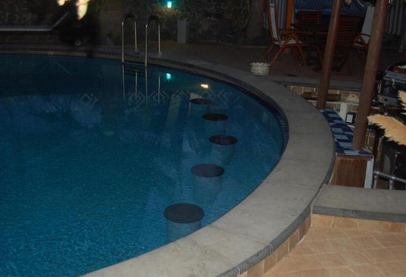 בית מלון כפרי Al Togo Fitness & Relax