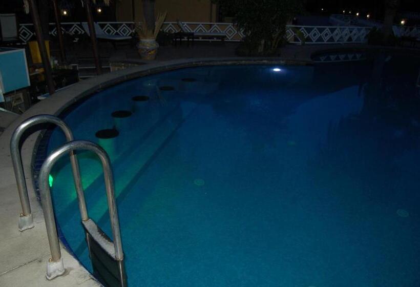 בית מלון כפרי Al Togo Fitness & Relax