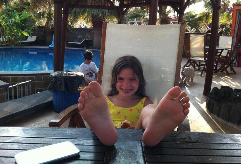 בית מלון כפרי Al Togo Fitness & Relax