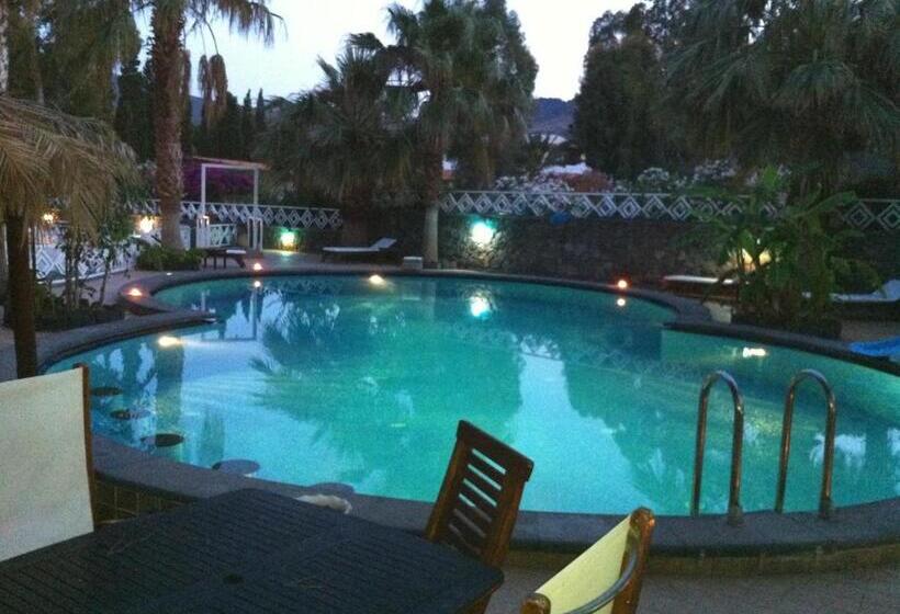 בית מלון כפרי Al Togo Fitness & Relax