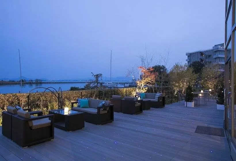 酒店 Biwako Ryokusuitei