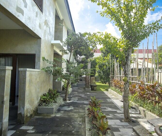 ホテル Cityzen Kuta