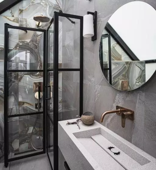 Golden Crown Levin Iglut